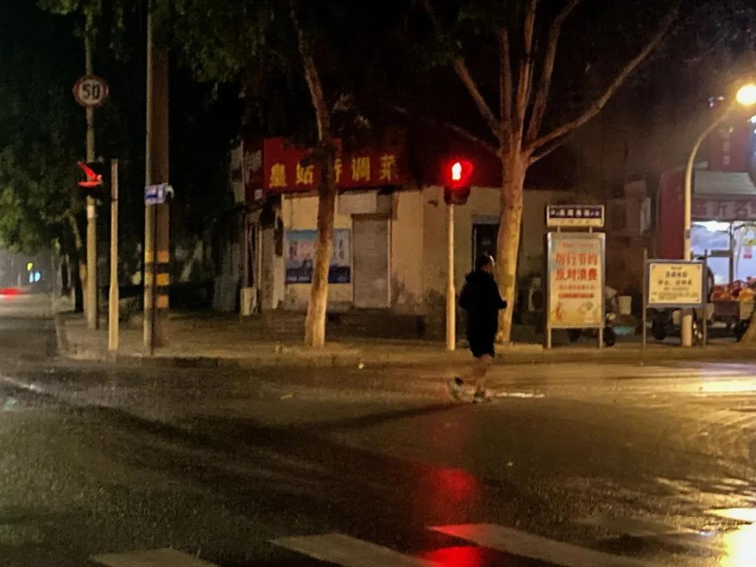 凌晨时分的临沂,我看到了不一样的生活