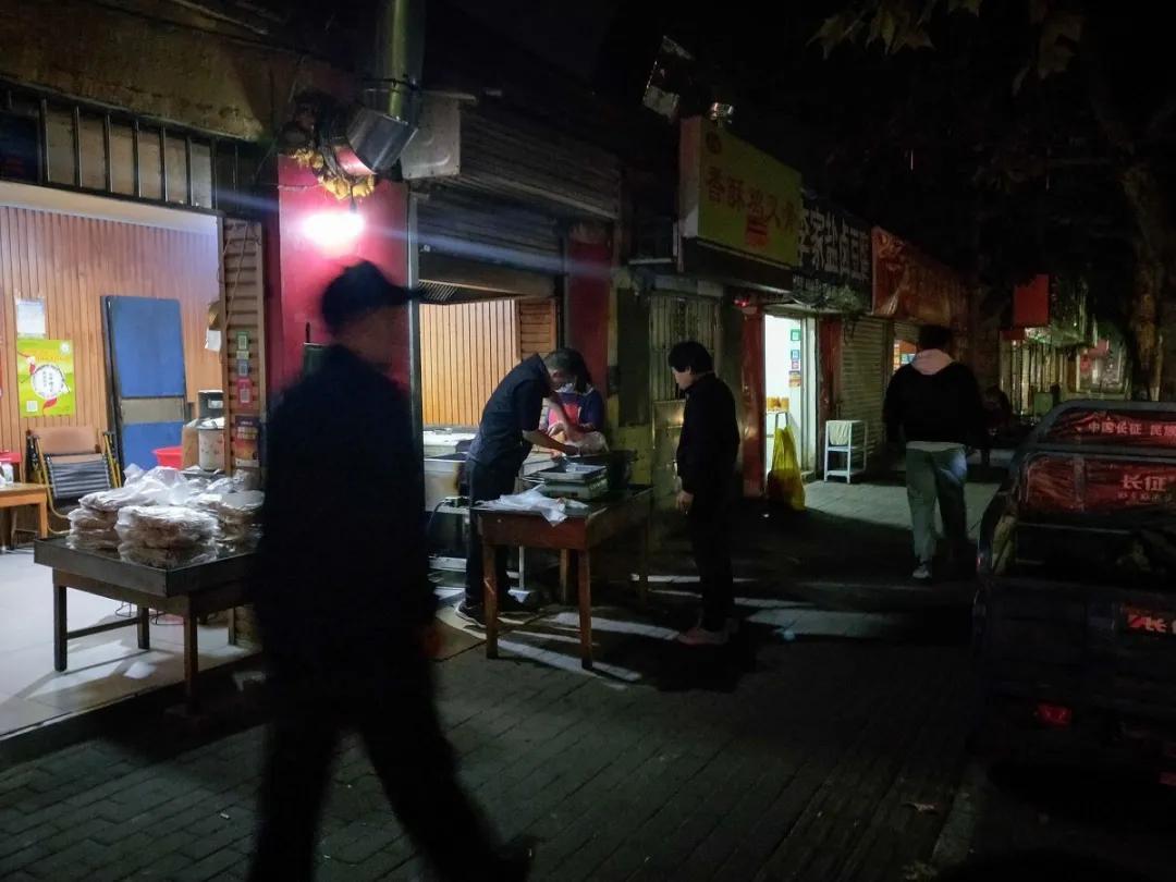凌晨时分的临沂,我看到了不一样的生活
