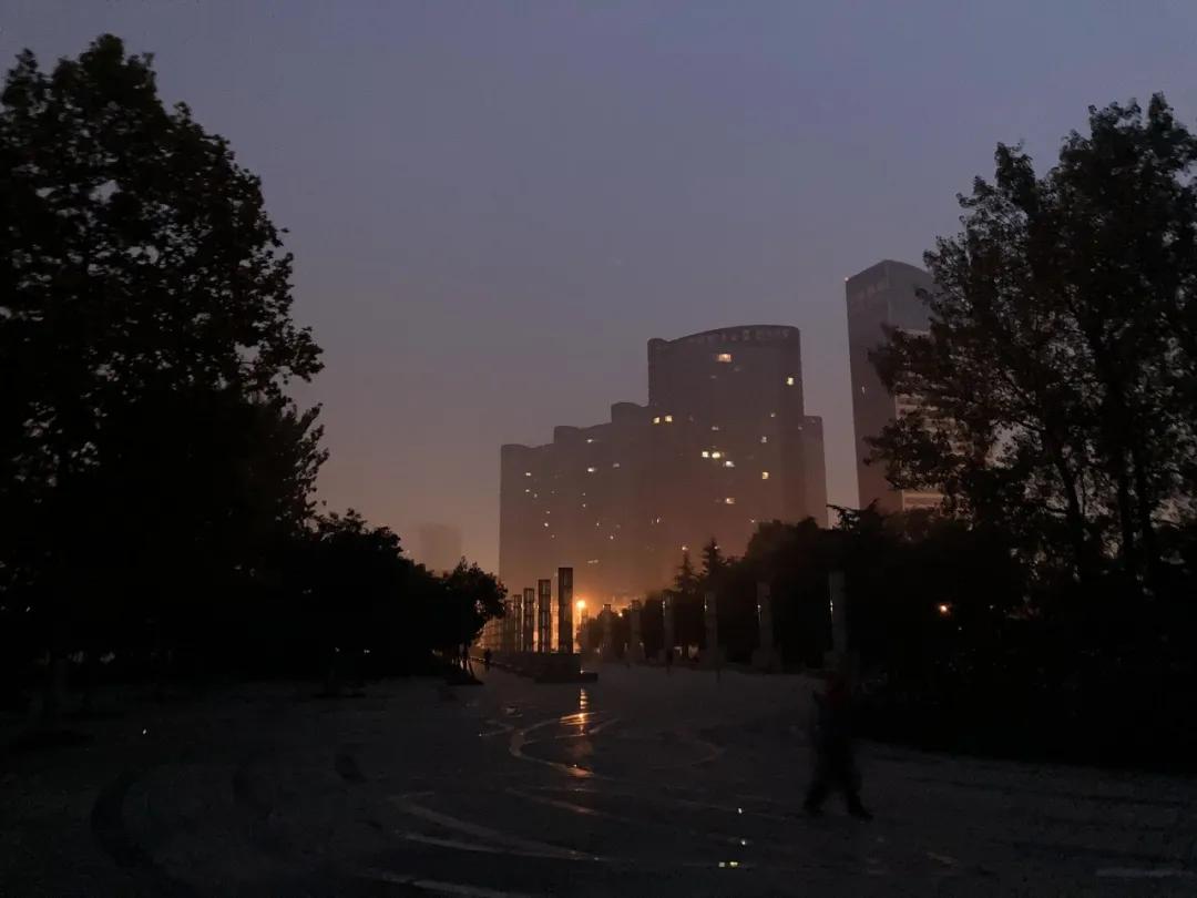 凌晨时分的临沂,我看到了不一样的生活