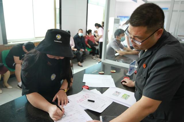 强制执行！临沂某公司欠58名农民工29万元被追回