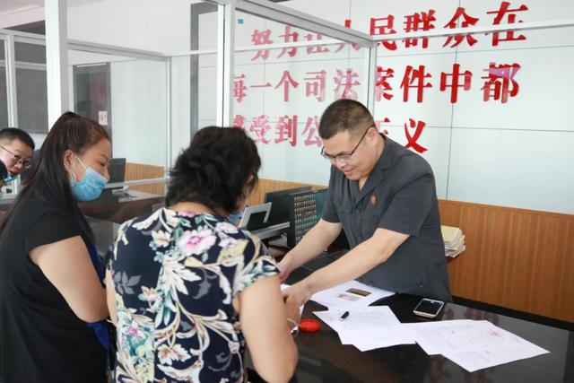 强制执行！临沂某公司欠58名农民工29万元被追回