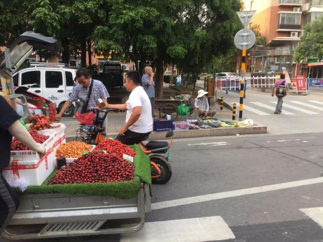 严查！临沂人注意，这样摆摊是不对的