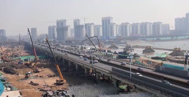 「开局“十四五”开启新征程」临沂北京路沂河桥及两岸立交改造工程：千斤顶顶起一座桥