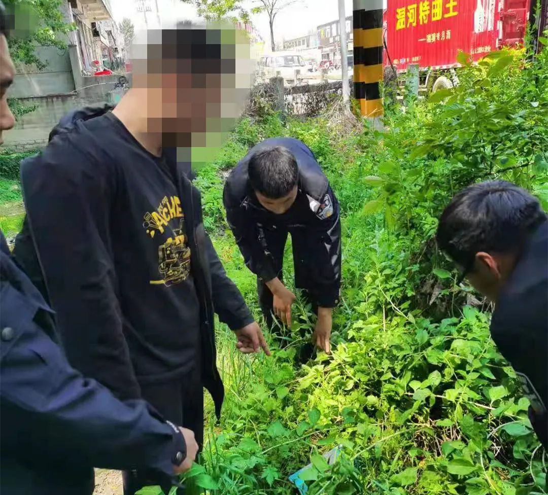 监控记录,茅台酒是这样被偷走的
