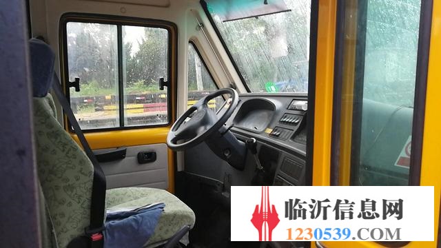 五菱19座校车