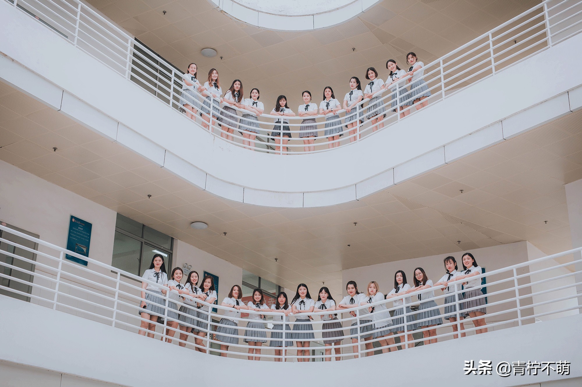 临沂大学毕业照,匆匆四年,来时红脸,别是红眼