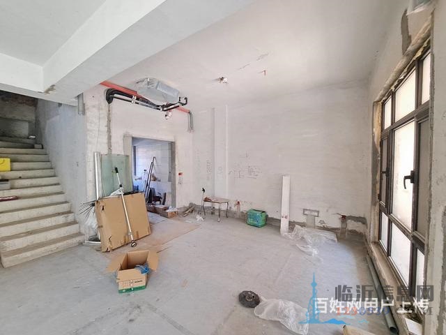 月澜湾联排别墅 六室超大 已做改造 带车库 证过二780万