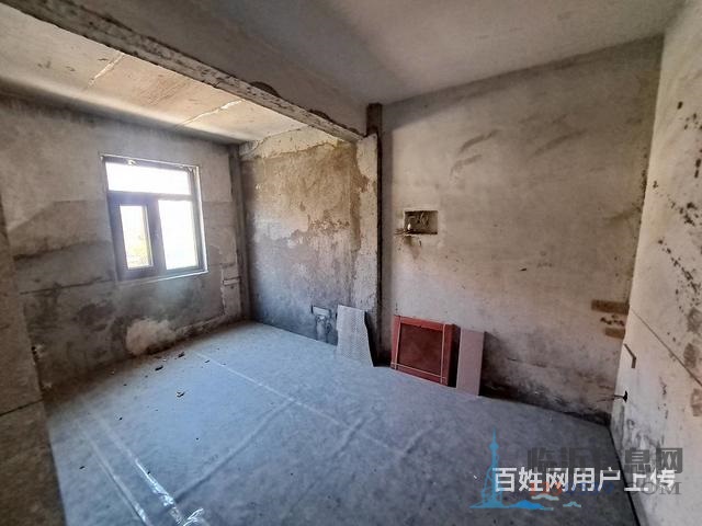 月澜湾联排别墅 六室超大 已做改造 带车库 证过二780万