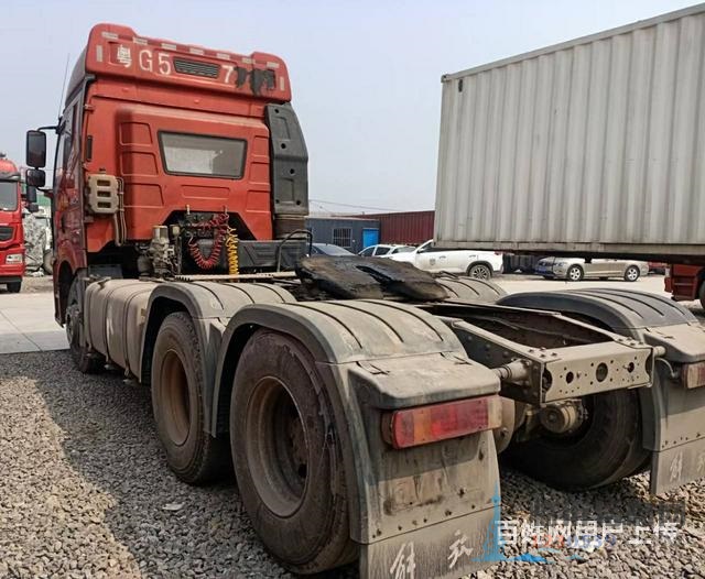 出售精品二手解放牵引车 460马力，国五，双驱轻体