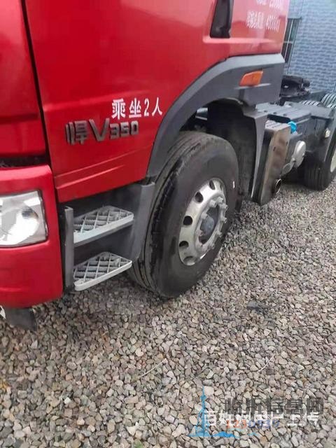 出售二手解放悍V牵引车，350马力，锡柴发动机，