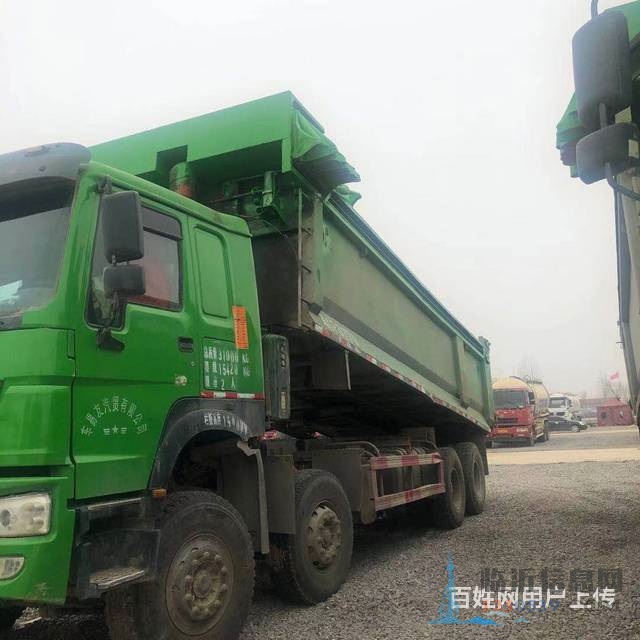售17年国五二手豪沃自卸车7.8米U型斗380马力