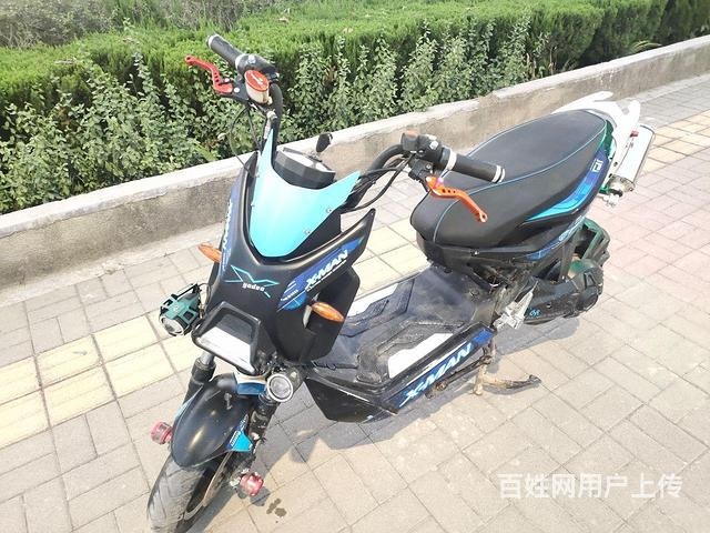 雅迪战警电动车(9.5成新