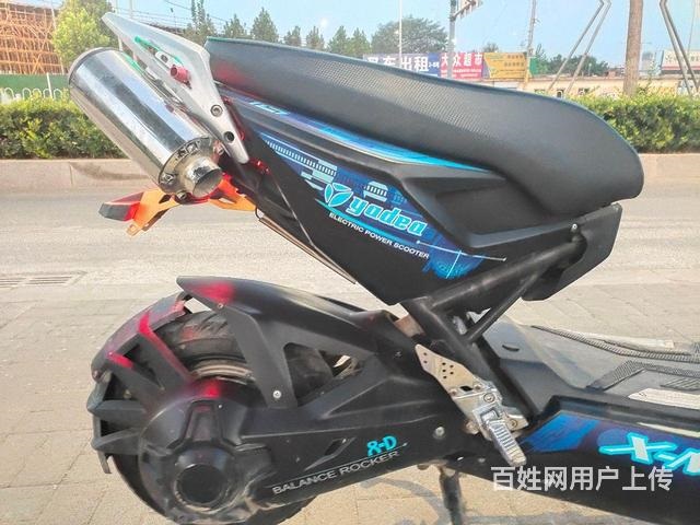 雅迪战警电动车(9.5成新