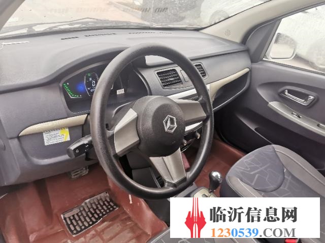 极品雷丁电动轿车，