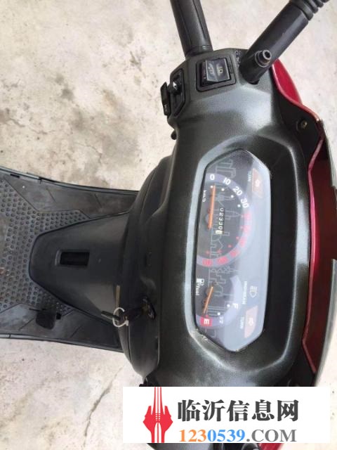 摩托车