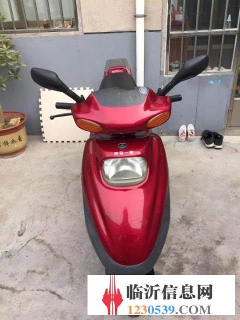 摩托车