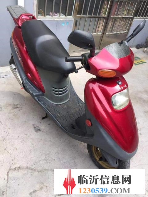 摩托车