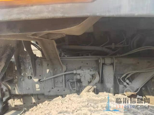 出售17年二手三一大12方搅拌车340马力三一上装