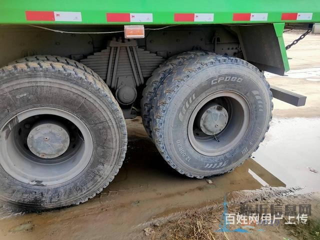 出售18年二手豪沃渣土车 后八轮 5.6米U型大箱