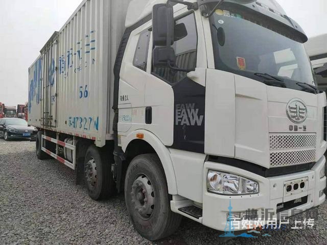 前四后四二手解放9.6米箱货车 280马力 国五