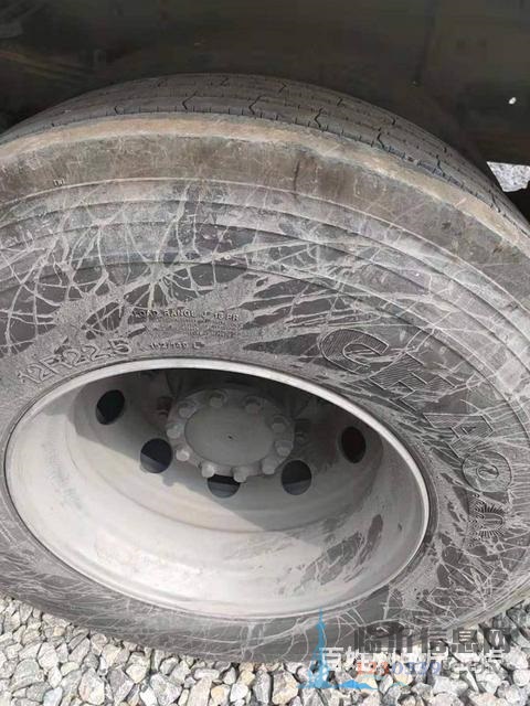 前四后四二手解放9.6米箱货车 280马力 国五