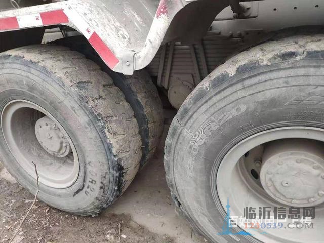 出售18年二手豪沃大14方搅拌车380马力后八轮