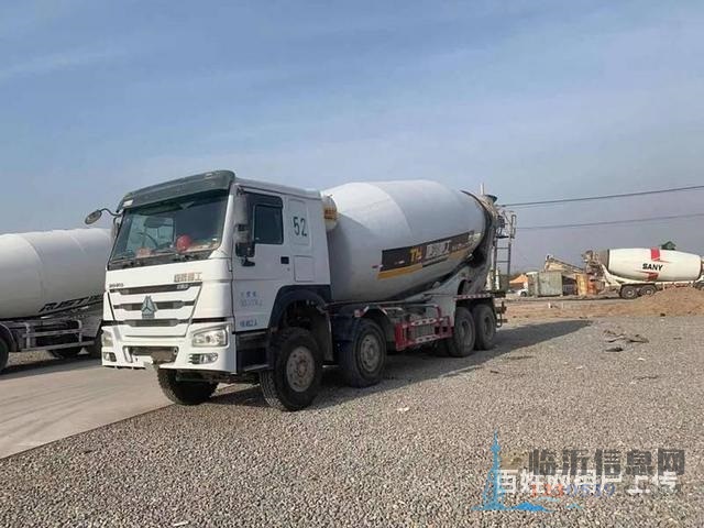 出售18年二手豪沃大20方搅拌车380马力国五