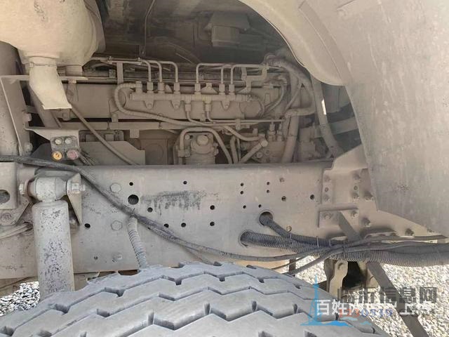出售18年二手豪沃大20方搅拌车380马力国五