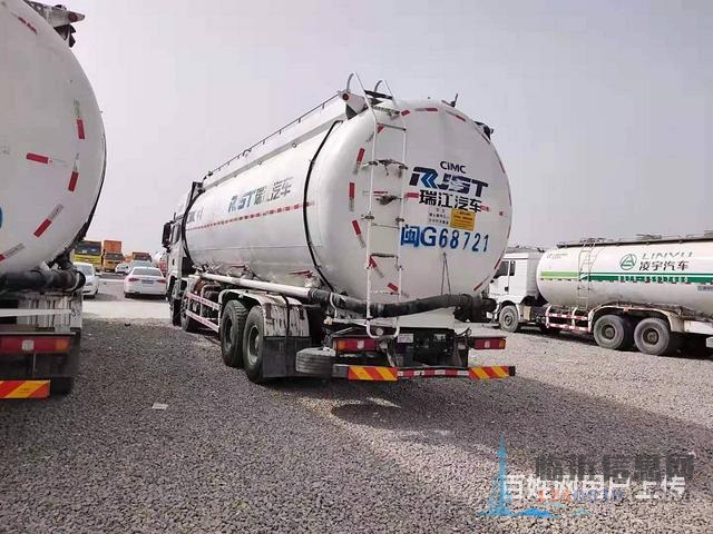 精品二手德龙散装水泥罐车 375马力，国五48方罐