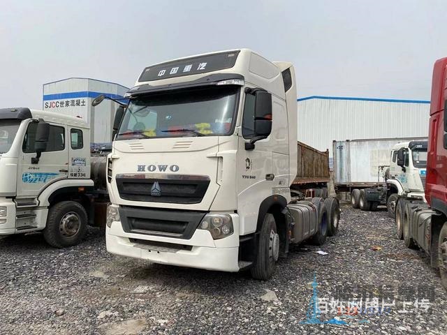 出售二手豪沃T7牵引车540马力，带液缓，国五排放