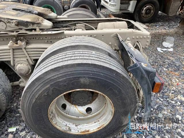 出售二手豪沃T7牵引车540马力，带液缓，国五排放