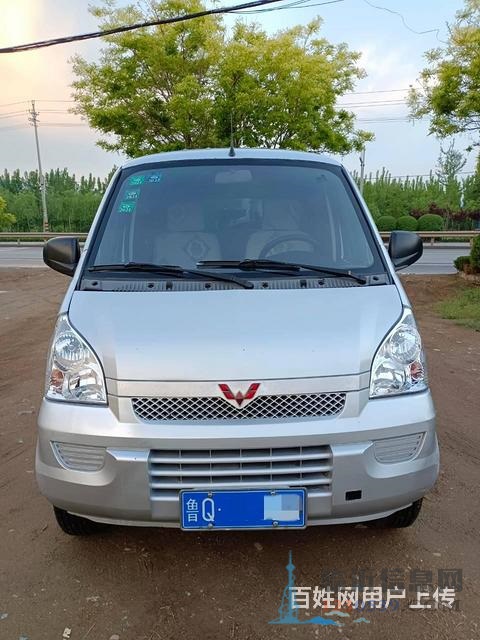 2011年五菱荣光精品车况低价出售11500包过户