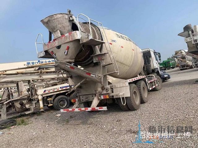售16年二手豪沃大12方搅拌车340马力后八轮国四