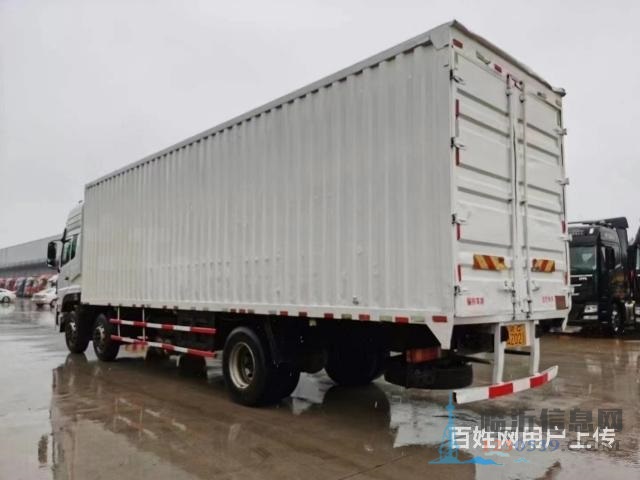 多台9.6米东风天龙厢式货车价低急转