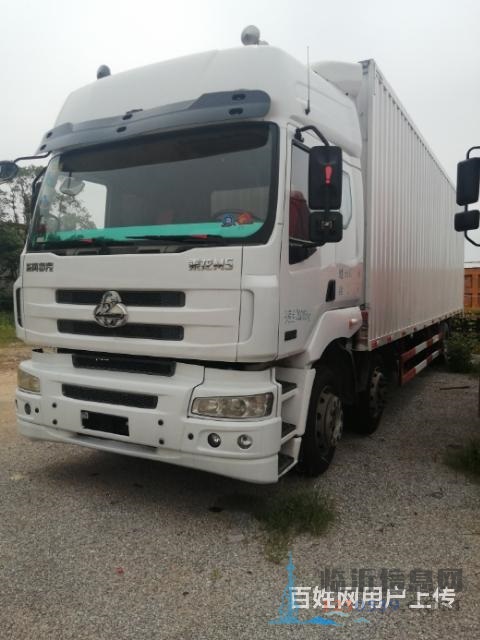 刚到一批国四乘龙M5前四后四厢式货车