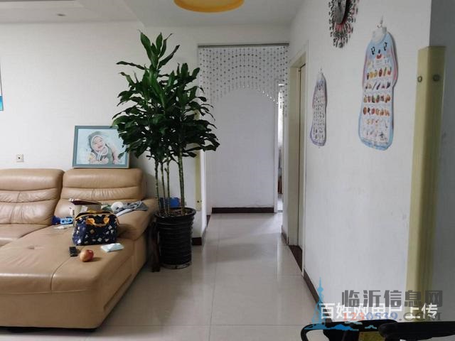 锦绣蓝山 精装三室两厅 客厅通阳台 证满五年