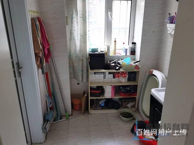 锦绣蓝山 精装三室两厅 客厅通阳台 证满五年