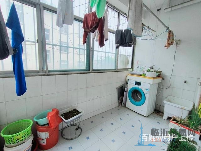 免 税，真实图片，低楼层捡漏三室，全明户型，好采光，新华家园