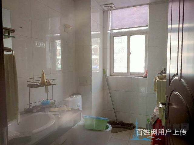 免 税，四室送车库，送小院，南北通透双卫，花园位置，盛世嘉园