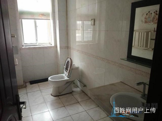 盛世阳光 市政供暖 带车库 免 税 三室 好楼层