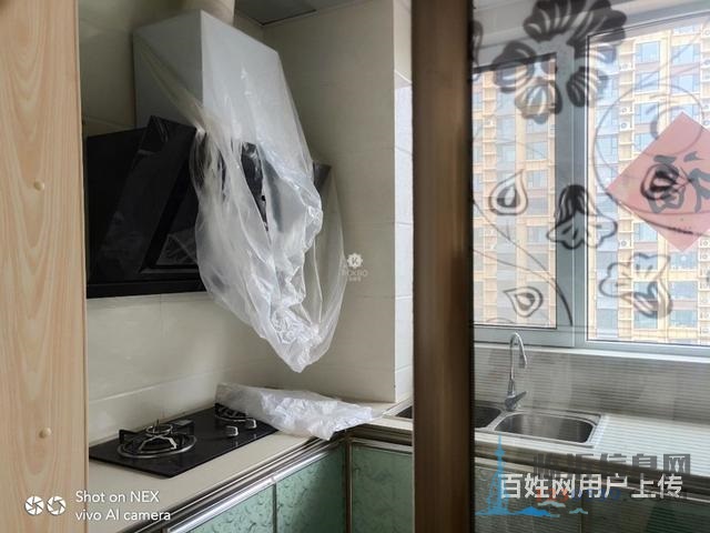 尚东国际一期，带车位储藏室有证正常过户，精装修未住