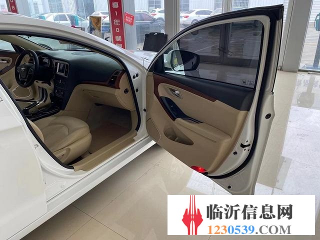海马M8 2015款 1.8T 手自一体 豪华型