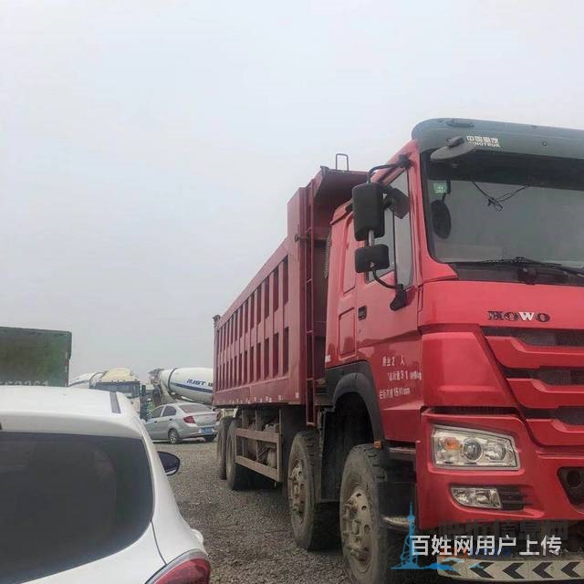 临沂18年二手豪沃自卸车8米田字格大箱国五精品车