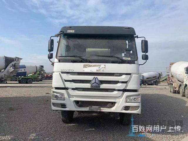 出售17年二手豪沃大14方搅拌车380力后八轮国五