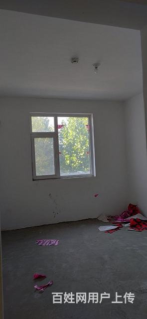 稀缺多层一楼沂河社区大三室带车库
