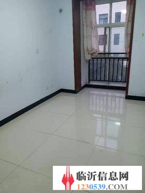 宝丽盛世嘉园大三居 精装 带车库 位置不错