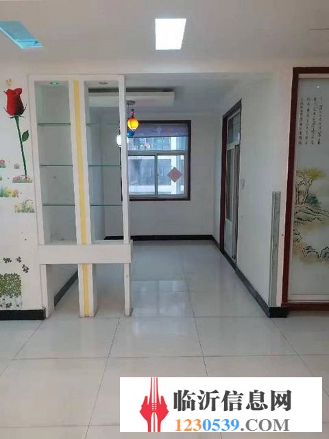 宝丽盛世嘉园大三居 精装 带车库 位置不错