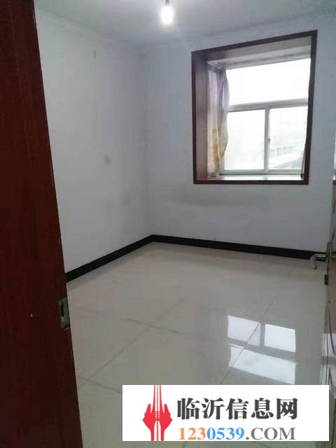 宝丽盛世嘉园大三居 精装 带车库 位置不错