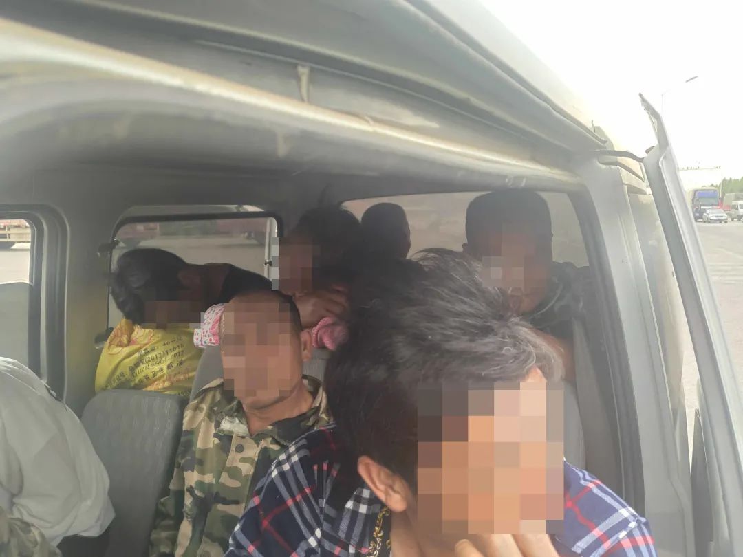 1个敢开，11个敢坐！驾驶证超分注销仍驾车！ | 一线微观