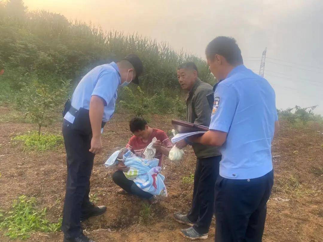 临沂野外发现一弃婴 民警化身“临时父母”悉心照顾 呼吁知情群众向警方提供有价值的线索